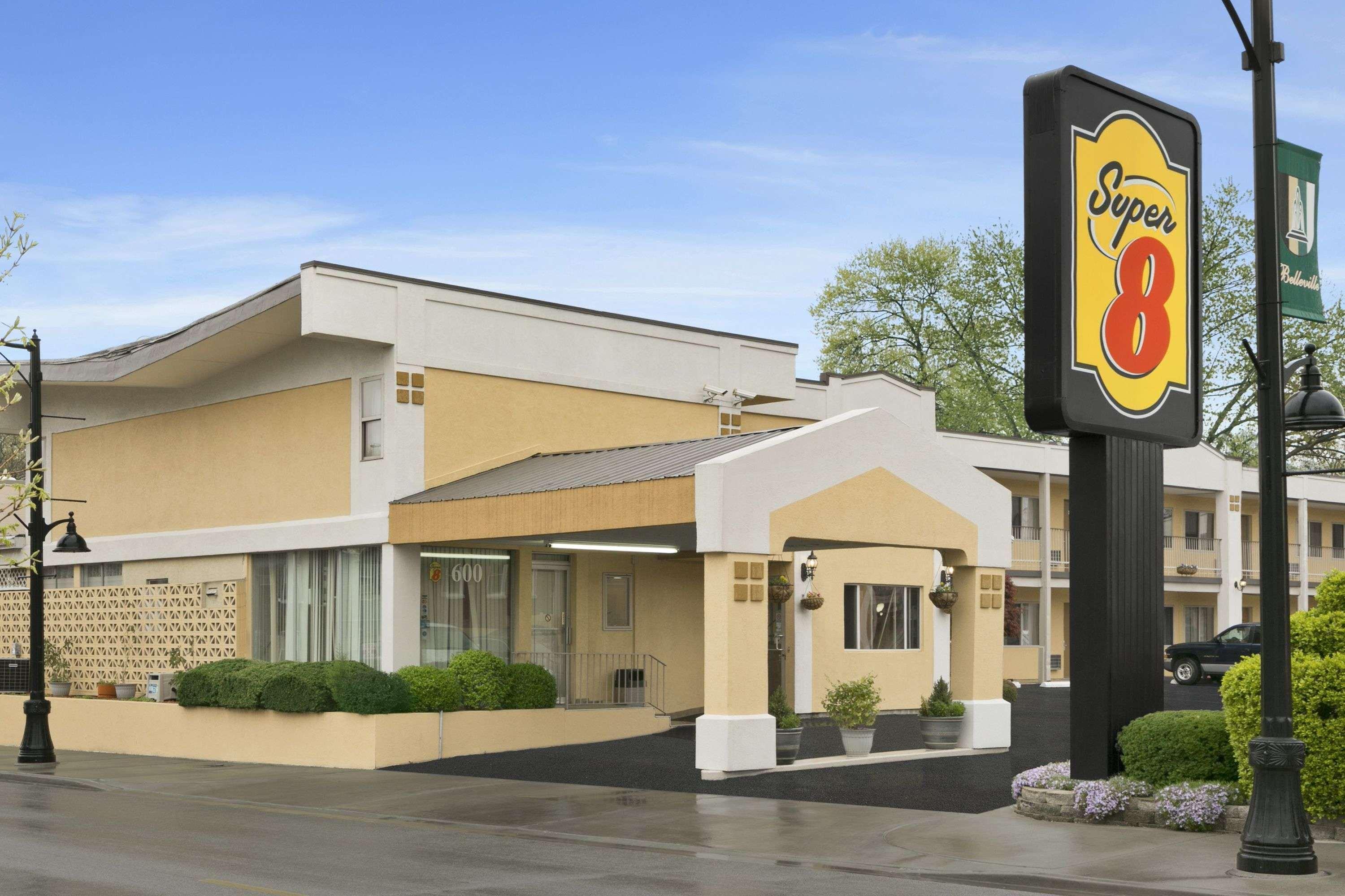 Super 8 By Wyndham Belleville St. Louis Area Luaran gambar